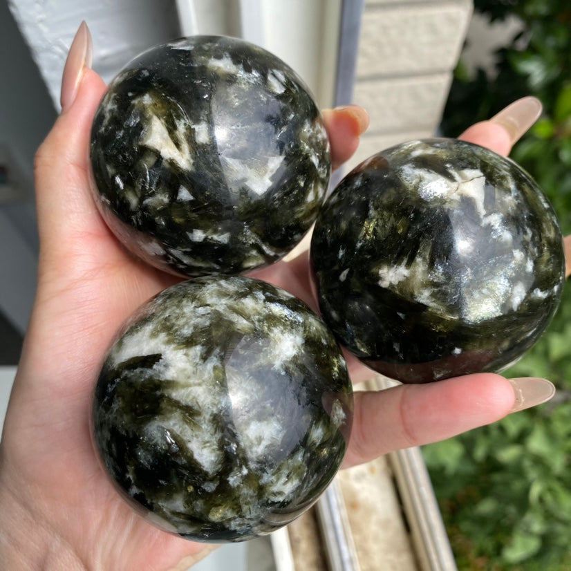 Green Mica Big Sphere – Simmon Crystal Wholesale