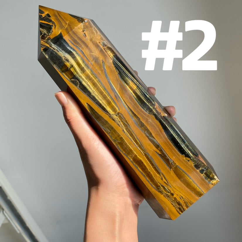 Random Large Crystals