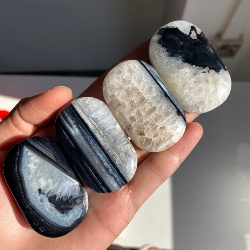 Black Agate Palm Stone